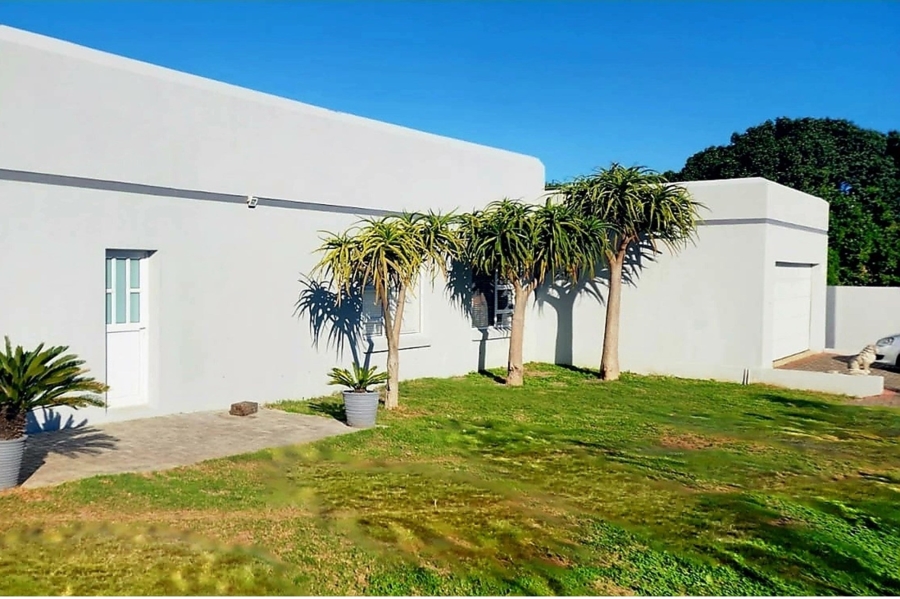 3 Bedroom Property for Sale in Clarendon Marine Eastern Cape